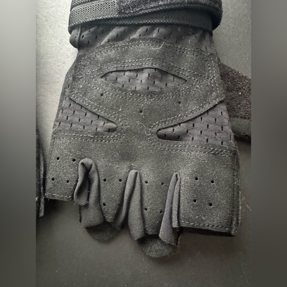 ihuan Ventilated Weight Lifting Gym Workout Gloves with Wrist Wrap Support - Picture 5 of 9